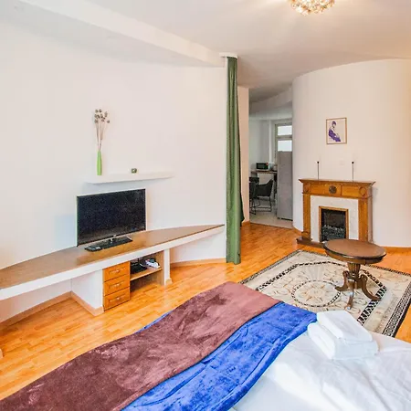 Main Square Sauna And Fireplace Apartment Prague